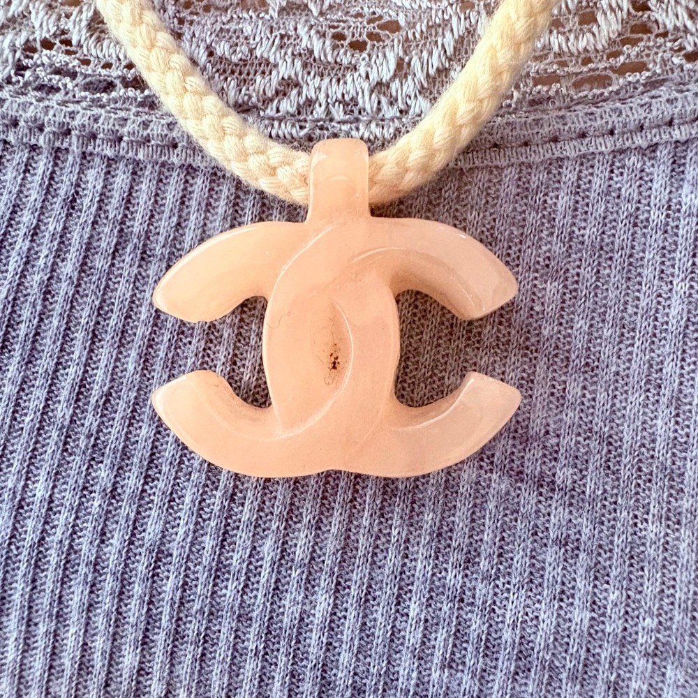 Beautiful authentic vintage CHANEL peach resin CC Logo Necklace
